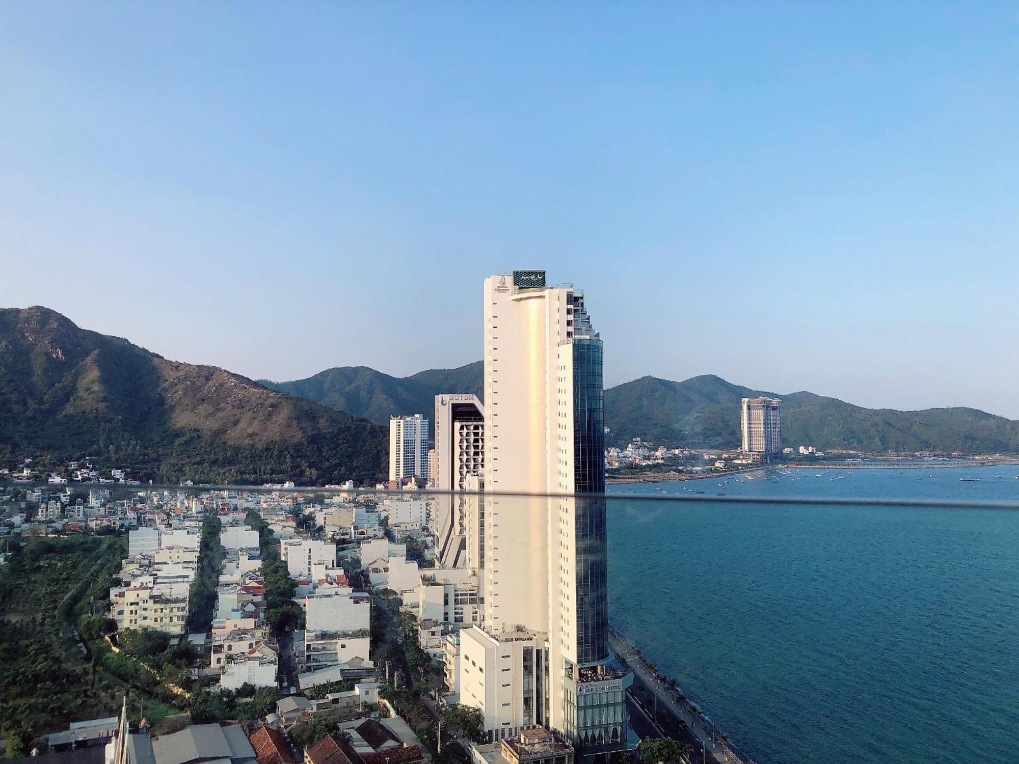 Scenia Bay Oceanfront By Housing Apartment На Транг Екстериор снимка